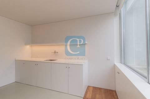 Moradia nova V5 à Avenida dos Combatentes no Bonfim, Porto