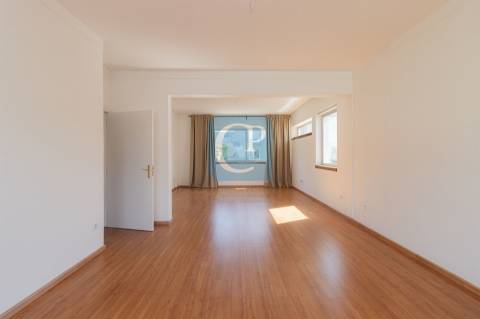 Andar moradia T3 duplex na Boavista à Marechal