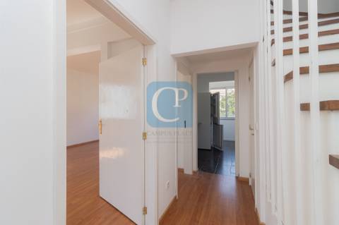Andar moradia T3 duplex na Boavista à Marechal