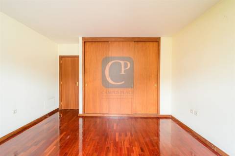 Moradia V4+1 ao Freixo, Campanhã, Porto