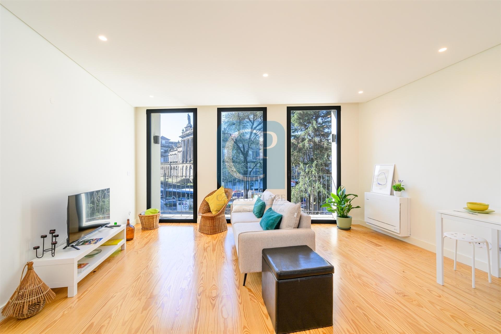 Apartamento T1 equipado e mobilado em Miragaia, Porto