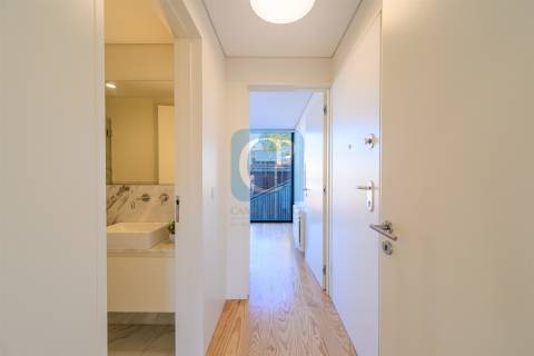 Apartamento T1 equipado e mobilado em Miragaia, Porto