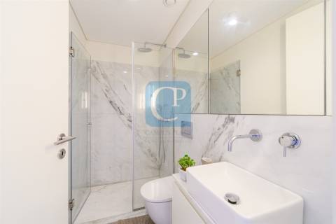 Apartamento T1 equipado e mobilado em Miragaia, Porto