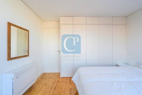 Apartamento T1 equipado e mobilado em Miragaia, Porto