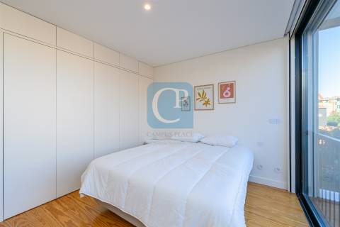 Apartamento T1 equipado e mobilado em Miragaia, Porto