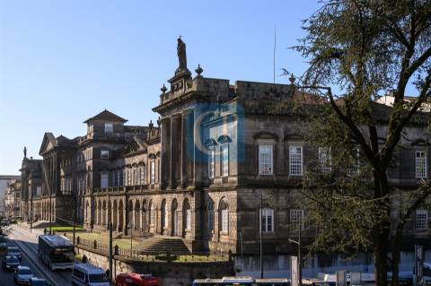 Apartamento T1 equipado e mobilado em Miragaia, Porto