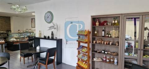 Cafetaria/Mercearia completamente equipada em Rio Tinto