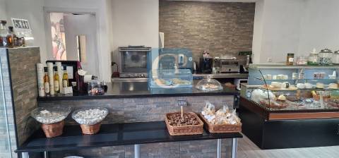 Cafetaria/Mercearia completamente equipada em Rio Tinto