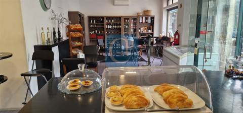 Cafetaria/Mercearia completamente equipada em Rio Tinto