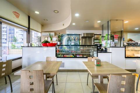 Café mobilado e equipado, em Vila Nova de Gaia