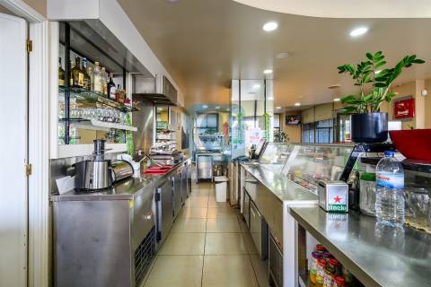 Café mobilado e equipado, em Vila Nova de Gaia