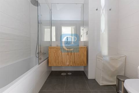 Apartamento T2 equipado, próximo do Hospital de São João