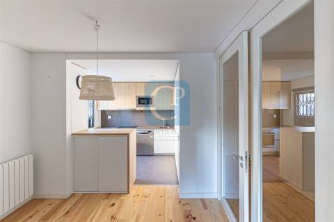 Apartamento T2 equipado, próximo do Hospital de São João