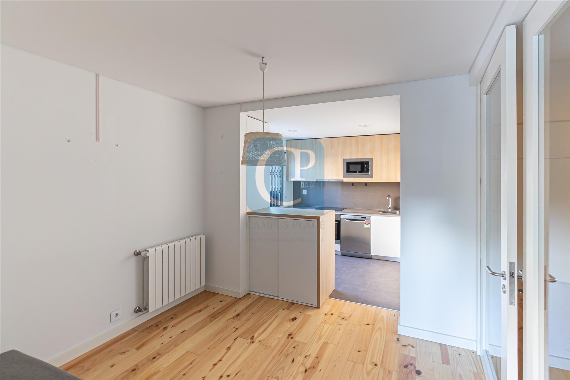 Apartamento T2 equipado, próximo do Hospital de São João