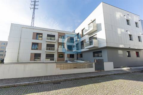 Apartamento T2 equipado, próximo do Hospital de São João