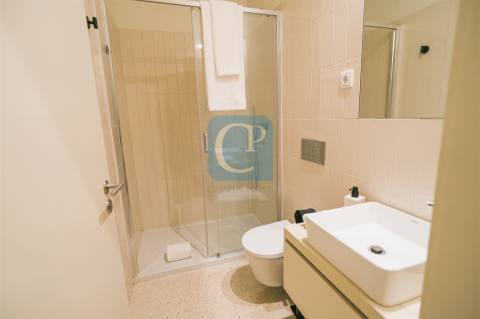 Apartamento T2 Kit, Empreendimento Trindade, na Baixa do Porto