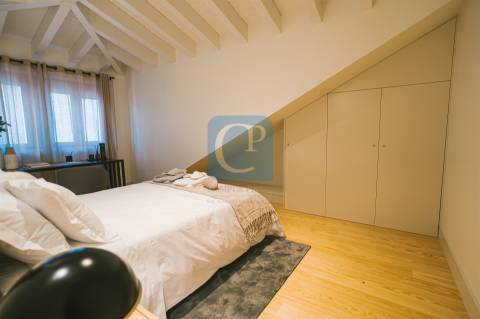 Apartamento T1 Duplex, Empreendimento Trindade, na Baixa do Porto