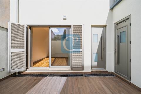 Moradia Geminada V3+2 ao Hospital São João, Paranhos, Porto