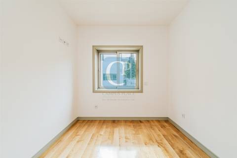 Moradia Geminada V3+2 ao Hospital São João, Paranhos, Porto