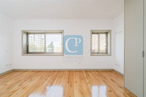 Moradia Geminada V3+2 ao Hospital São João, Paranhos, Porto