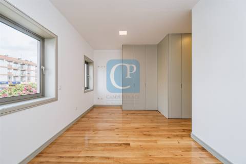 Moradia Geminada V3+2 ao Hospital São João, Paranhos, Porto