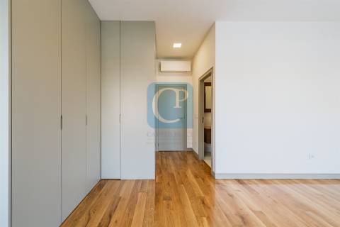 Moradia Geminada V3+2 ao Hospital São João, Paranhos, Porto