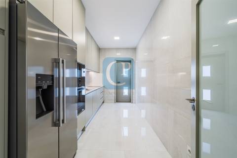 Moradia Geminada V3+2 ao Hospital São João, Paranhos, Porto