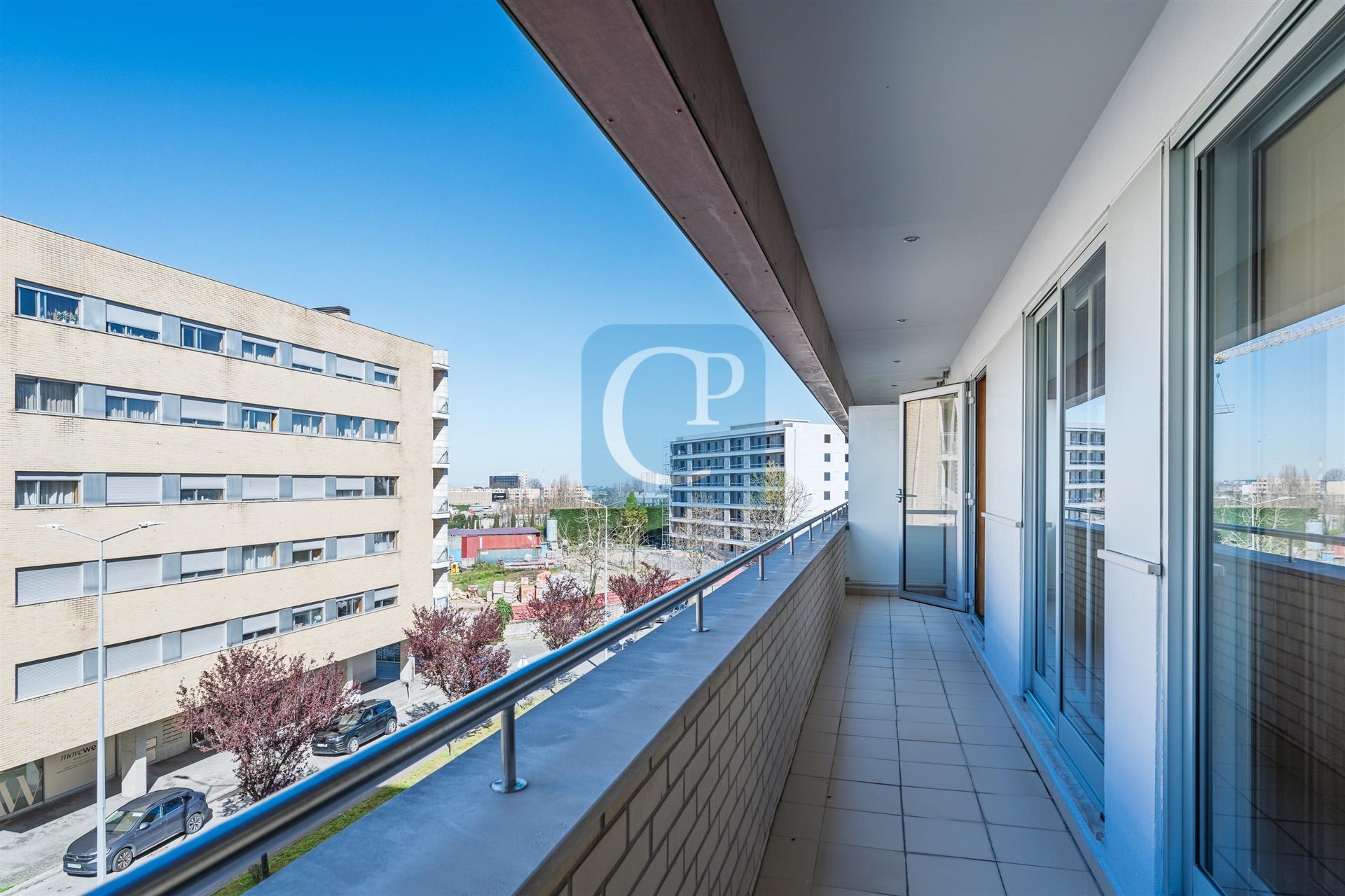 Apartamento T1 remodelado em Pedrouços, Maia
