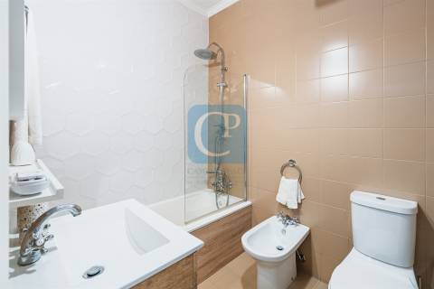 Apartamento T1 com terraço em Leça da Palmeira