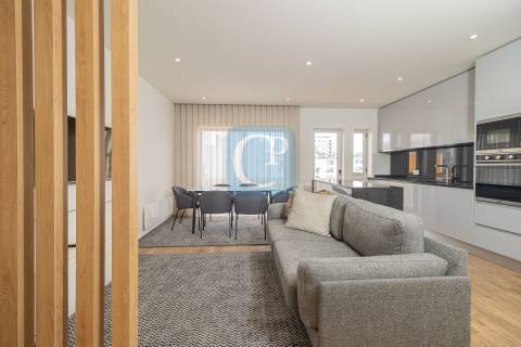 Apartamento T2 remodelado em Cedofeita, Porto