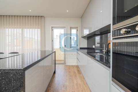 Apartamento T2 remodelado em Cedofeita, Porto