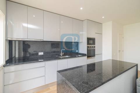 Apartamento T2 remodelado em Cedofeita, Porto