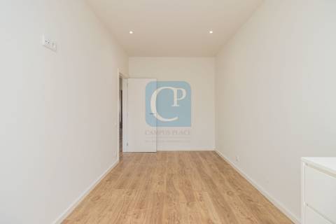 Apartamento T2 remodelado em Cedofeita, Porto