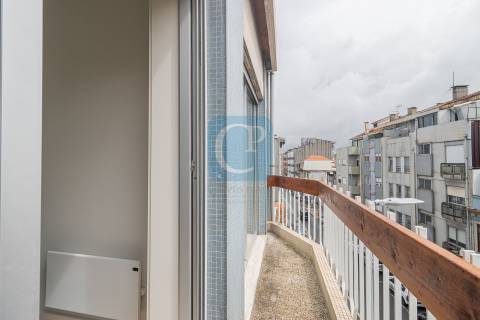 Apartamento T2 remodelado em Cedofeita, Porto