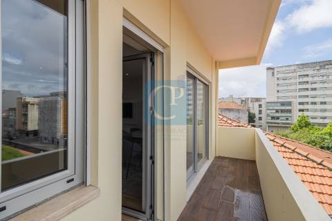 Apartamento T2 remodelado em Cedofeita, Porto
