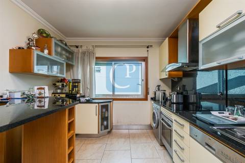 Moradia T3 com Restaurante, em Alfena, Valongo