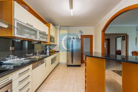 Moradia T3 com Restaurante, em Alfena, Valongo