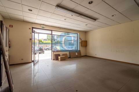 Loja Comercial em São Mamede de Infesta