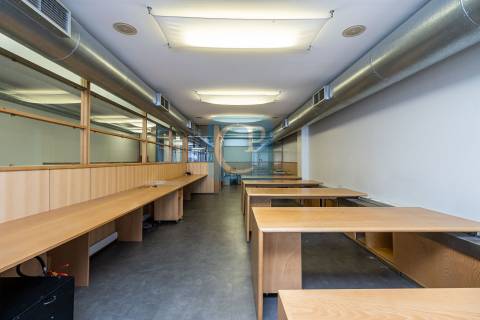 Escritório completamente equipado à Rotunda da Boavista