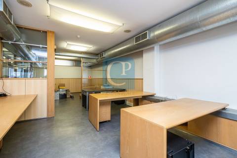 Escritório completamente equipado à Rotunda da Boavista