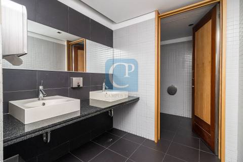 Escritório completamente equipado à Rotunda da Boavista