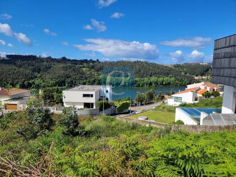 Terreno para moradia com piscina,  junto ao Rio Douro, Gondomar