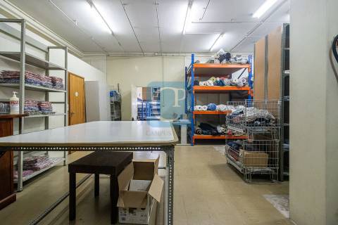 Loja para comércio no Centro do Porto