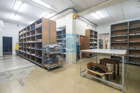 Loja para comércio no Centro do Porto