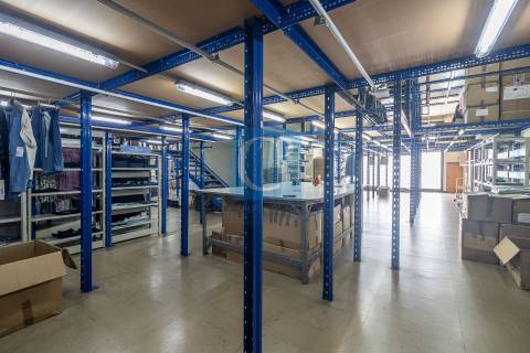 Loja para comércio no Centro do Porto