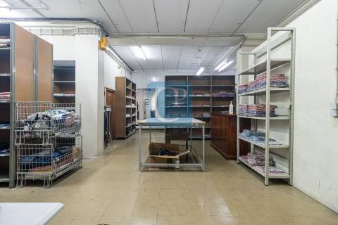 Loja para comércio no Centro do Porto