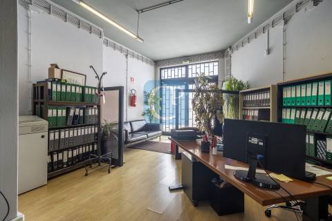 Loja para comércio no Centro do Porto