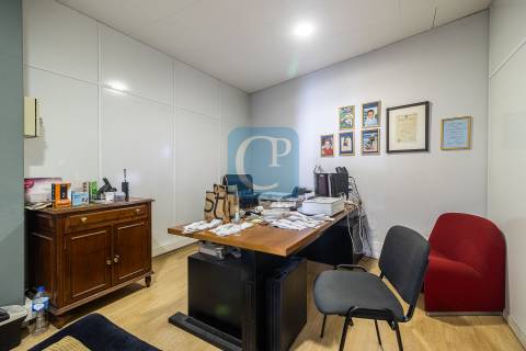 Loja para comércio no Centro do Porto