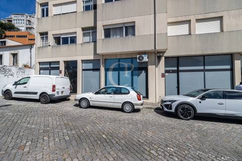 Loja para comércio no Centro do Porto