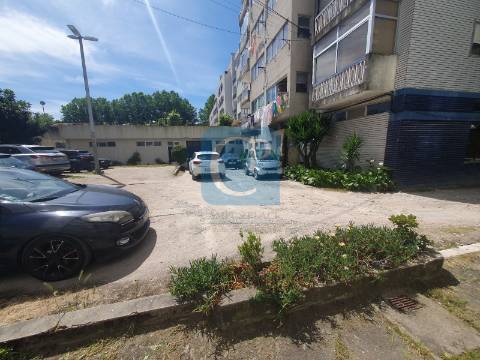 Armazém/arrumo no centro de Vila Nova de Famalicão